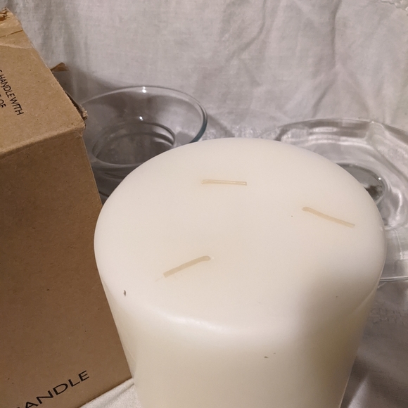New PartLite 3 Wick unscented 6"x8" ivory pillar candle - Picture 2 of 6